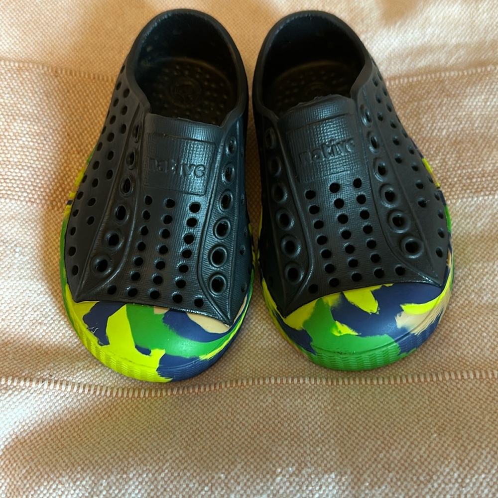 Jefferson Native Shoes- never worn. Size C4 (for little kids)
